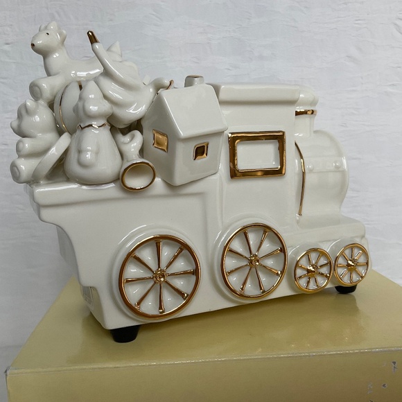 Mikasa Fine Porcelain “Musical Train With Presents”  Vintage Christmas D… - Picture 1 of 13